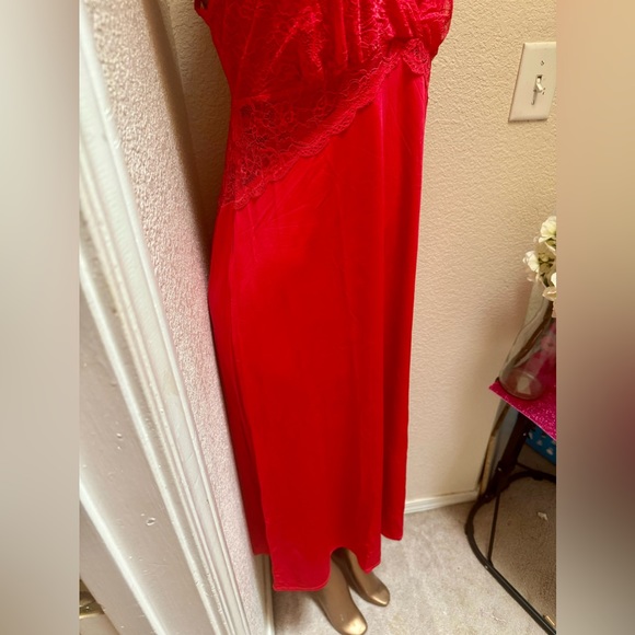 I.N.C. Lace long nightgown “L” Red Love MEW ! - Picture 13 of 13